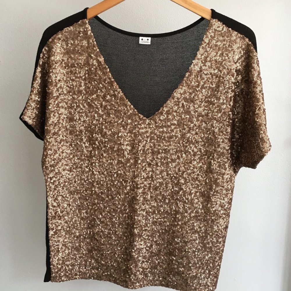 three dots matte sequin front top